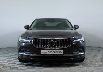 Подержанный автомобиль Volvo S90 2021 года (2 фото)