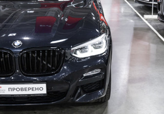 Подержанный автомобиль BMW X4 2018 года (4 фото)