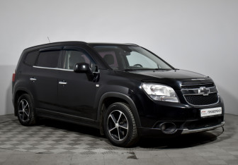 Подержанный автомобиль Chevrolet Orlando 2013 года (3 фото)