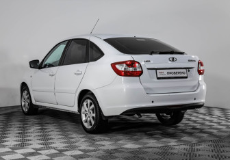 Подержанный автомобиль LADA (ВАЗ) Granta Liftback 2017 года (7 фото)