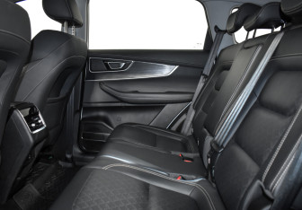 Подержанный автомобиль Chery Tiggo 8 2023 года (12 фото)