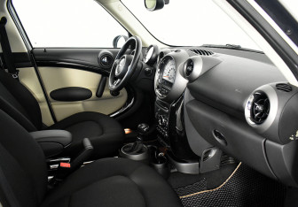 Подержанный автомобиль MINI Countryman 2012 года (13 фото)