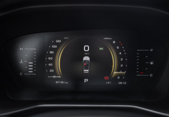 Подержанный автомобиль Geely Atlas Pro 2021 года (14 фото)