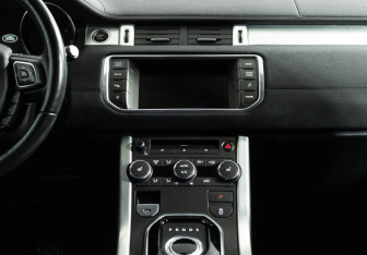Подержанный автомобиль Land Rover Range Rover Evoque 2015 года (14 фото)