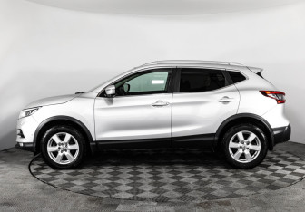 Подержанный автомобиль Nissan Qashqai 2019 года (8 фото)