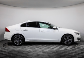 Подержанный автомобиль Volvo S60 2014 года (4 фото)
