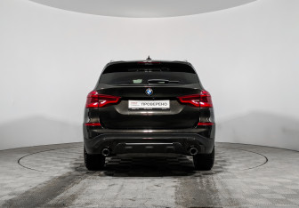 Подержанный автомобиль BMW X3 2018 года (6 фото)