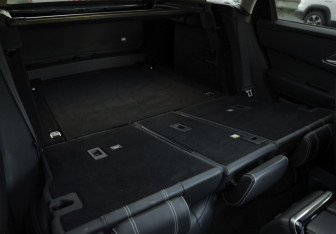 Подержанный автомобиль Land Rover Range Rover Velar 2018 года (30 фото)