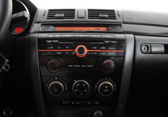 Подержанный автомобиль Mazda 3 Sedan 2008 года (10 фото)