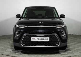 Подержанный автомобиль Kia Soul 2022 года (2 фото)