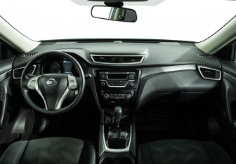Подержанный автомобиль Nissan X-Trail 2017 года (13 фото)
