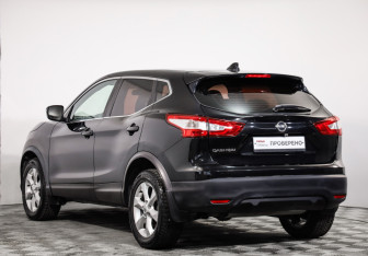 Подержанный автомобиль Nissan Qashqai 2017 года (7 фото)