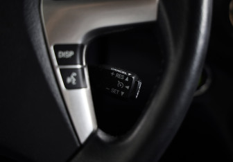 Подержанный автомобиль Toyota Highlander 2011 года (19 фото)