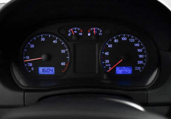 Подержанный автомобиль Volkswagen Polo Hatchback 2002 года (17 фото)