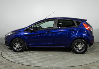 Подержанный автомобиль Ford Fiesta Hatchback 2016 года (8 фото)