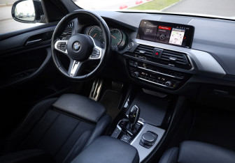 Подержанный автомобиль BMW X3 2019 года (9 фото)