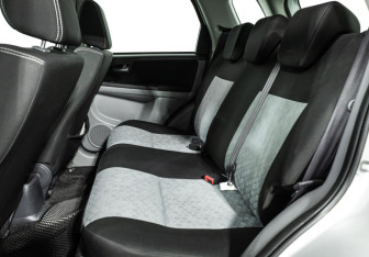 Подержанный автомобиль Suzuki SX4 Hatchback 2013 года (10 фото)