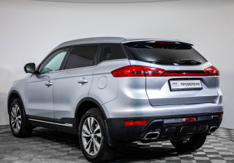 Подержанный автомобиль Geely Atlas 2019 года (7 фото)