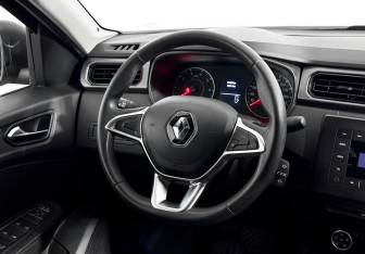 Подержанный автомобиль Renault Arkana 2019 года (16 фото)