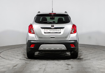 Подержанный автомобиль Opel Mokka 2012 года (6 фото)