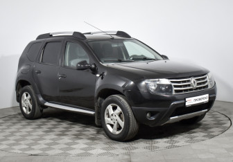 Подержанный автомобиль Renault Duster 2014 года (3 фото)