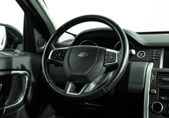 Подержанный автомобиль Land Rover Discovery Sport 2015 года (15 фото)