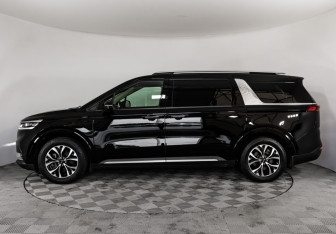Подержанный автомобиль Kia Carnival 2021 года (9 фото)