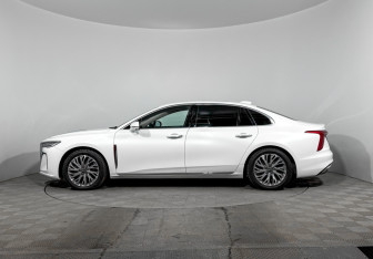 Подержанный автомобиль Hongqi H5 2023 года (8 фото)
