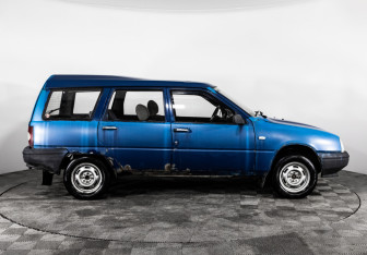 Подержанный автомобиль ИЖ 21261 «Фабула» 2005 года (6 фото)