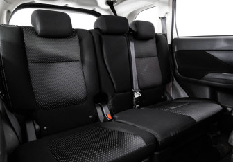 Подержанный автомобиль Mitsubishi Outlander 2018 года (22 фото)