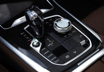 Подержанный автомобиль BMW X7 2019 года (25 фото)