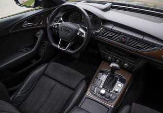 Подержанный автомобиль Audi A6 Sedan 2013 года (12 фото)