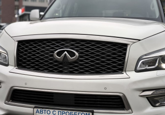 Подержанный автомобиль Infiniti QX80 2017 года (15 фото)
