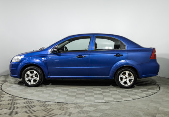 Подержанный автомобиль Chevrolet Aveo Sedan 2010 года (8 фото)