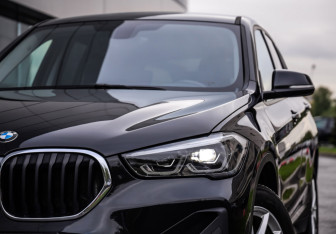 Подержанный автомобиль BMW X1 2020 года (2 фото)