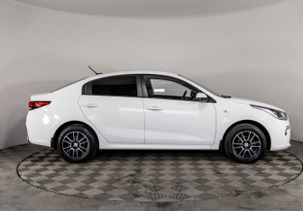 Подержанный автомобиль Kia Rio Sedan 2018 года (4 фото)