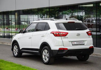 Подержанный автомобиль Hyundai Creta 2019 года (8 фото)