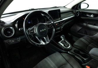 Подержанный автомобиль Kia Cerato Sedan 2022 года (11 фото)