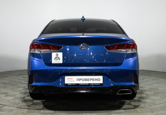 Подержанный автомобиль Hyundai Sonata 2017 года (6 фото)
