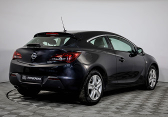Подержанный автомобиль Opel Astra Hatchback 2011 года (5 фото)