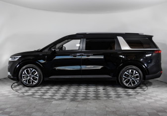 Подержанный автомобиль Kia Carnival 2021 года (9 фото)
