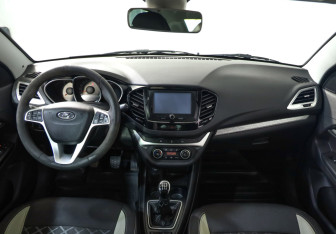 Подержанный автомобиль LADA (ВАЗ) Vesta Sedan 2018 года (10 фото)