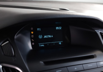 Подержанный автомобиль Ford Focus Sedan 2017 года (14 фото)