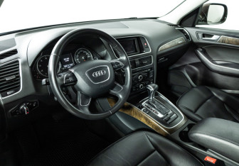 Подержанный автомобиль Audi Q5 2012 года (11 фото)