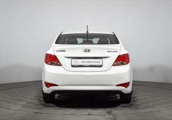 Подержанный автомобиль Hyundai Solaris Sedan 2015 года (6 фото)