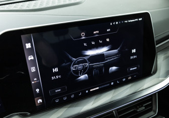 Подержанный автомобиль Haval F7 2025 года (16 фото)