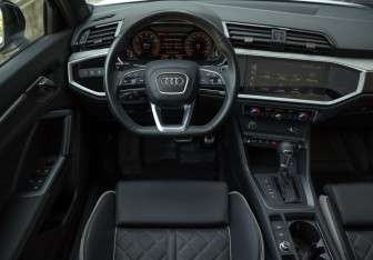 Подержанный автомобиль Audi Q3 2025 года (12 фото)
