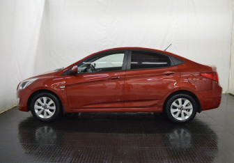 Подержанный автомобиль Hyundai Solaris Sedan 2016 года (8 фото)