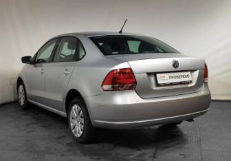 Подержанный автомобиль Volkswagen Polo Sedan 2014 года (5 фото)
