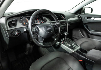 Подержанный автомобиль Audi A4 Sedan 2013 года (11 фото)